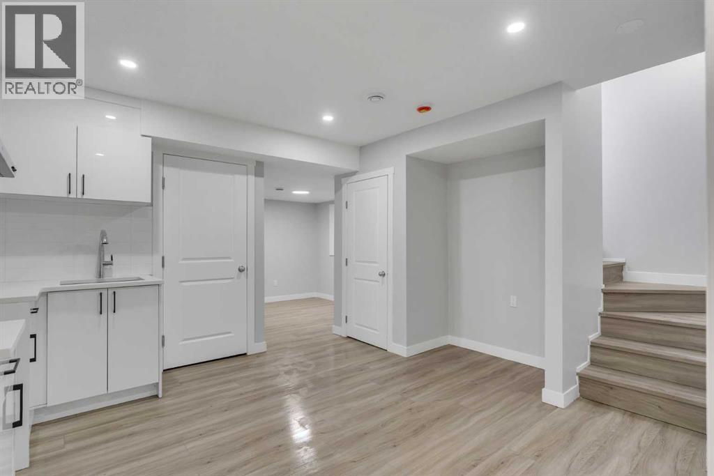 Single Family House for Sale in  Rangeview Drive SE Rangeview Calgary 