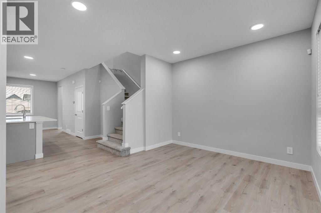 Single Family House for Sale in  Rangeview Drive SE Rangeview Calgary 