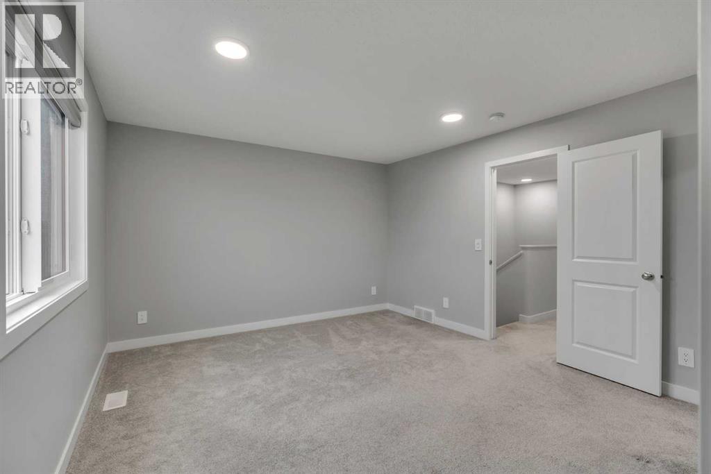 Single Family House for Sale in  Rangeview Drive SE Rangeview Calgary 