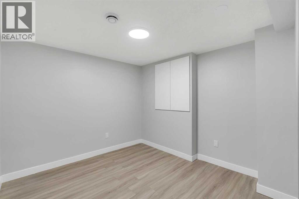 Single Family House for Sale in  Rangeview Drive SE Rangeview Calgary 