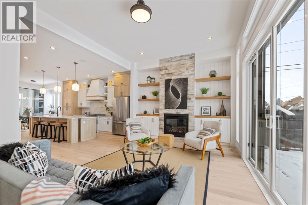 Photo 3 of 8528 47 Avenue Nw, Calgary AB