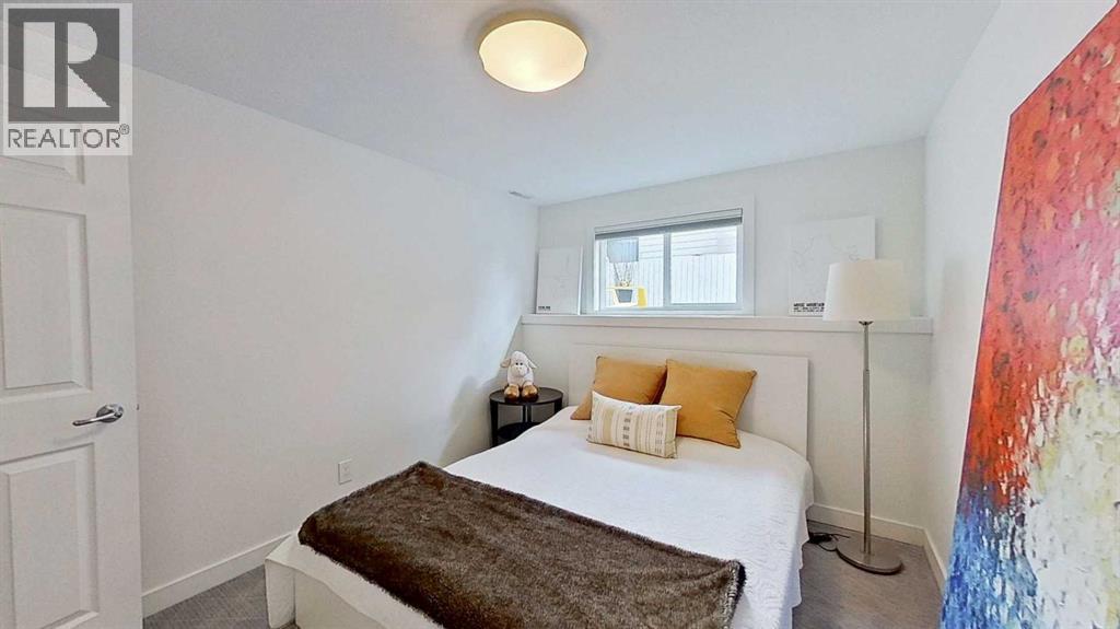 Photo 12 of 2932 Lathom Crescent Sw, Calgary AB