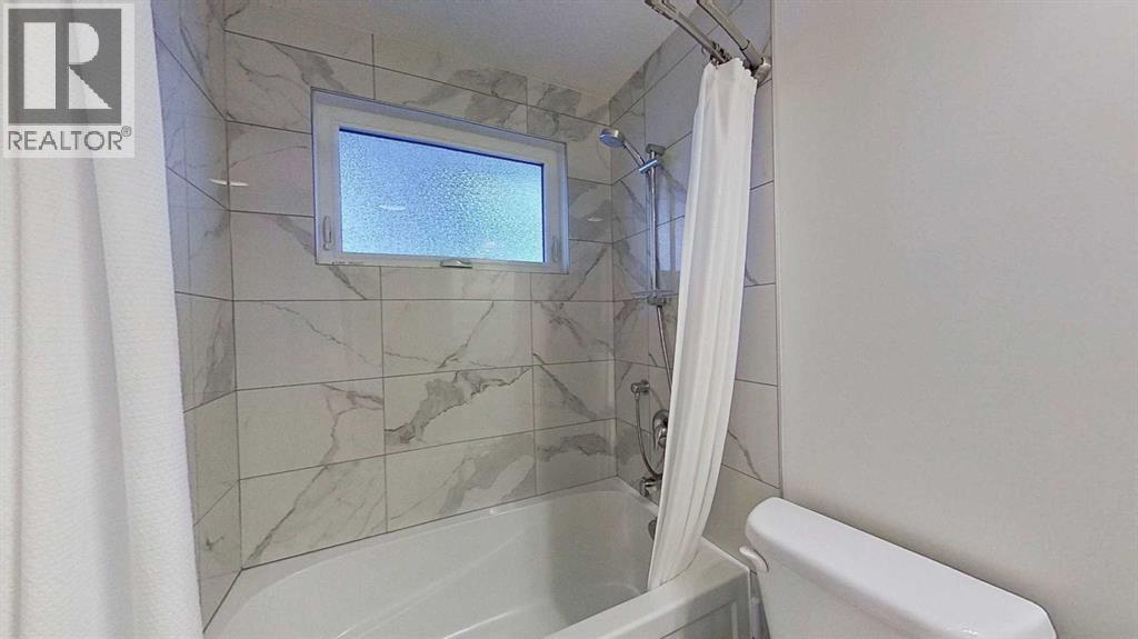Photo 6 of 2932 Lathom Crescent Sw, Calgary AB