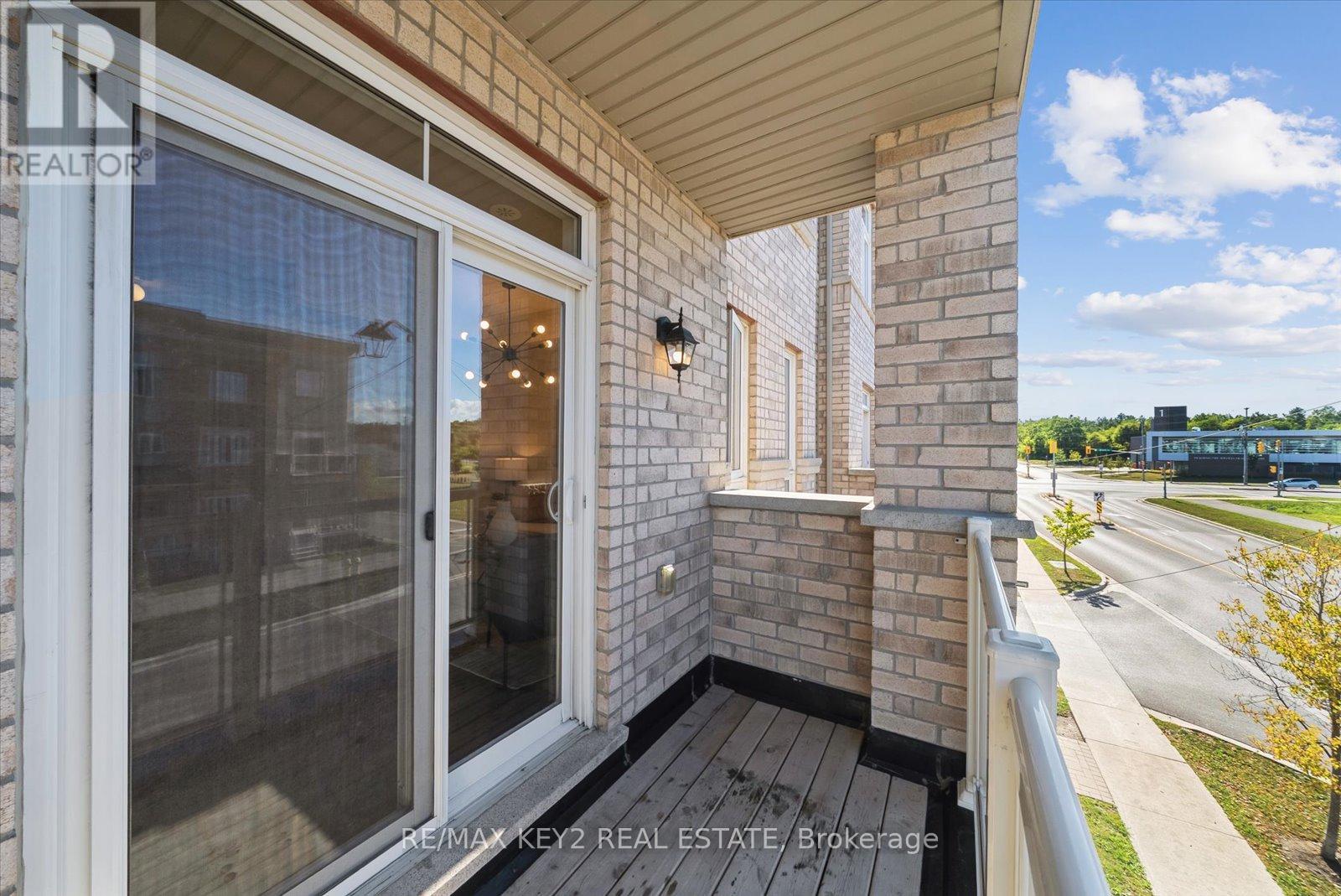 Photo 1 of 175 1704 Grenwich Glen, Pickering ON