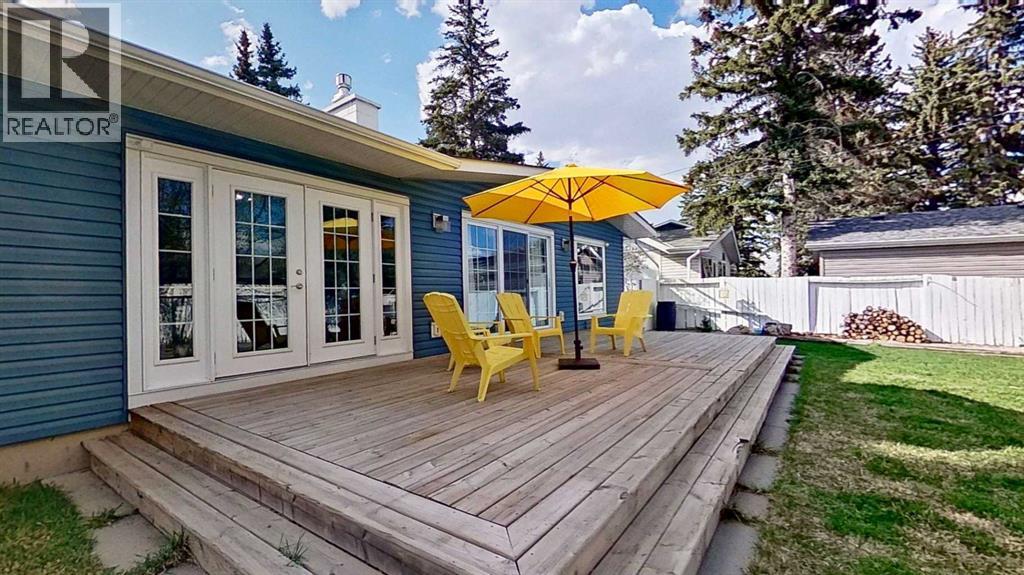 Photo 23 of 2932 Lathom Crescent Sw, Calgary AB