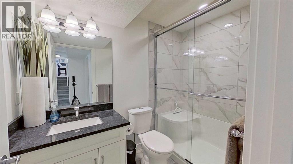 Photo 26 of 2932 Lathom Crescent Sw, Calgary AB