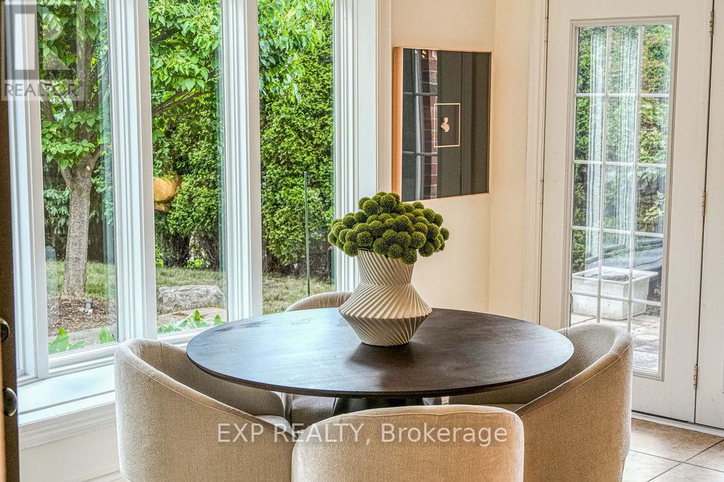 Photo 8 of 2283 Lyndhurst Drive, Oakville ON