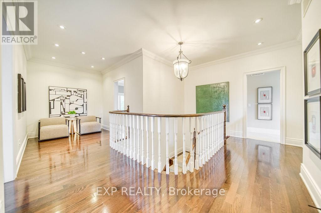 Photo 32 of 2283 Lyndhurst Drive, Oakville ON