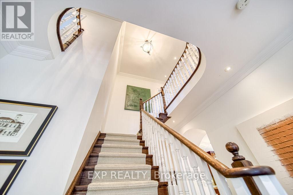 Photo 24 of 2283 Lyndhurst Drive, Oakville ON