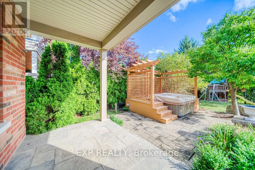 Photo 14 of 2283 Lyndhurst Drive, Oakville ON