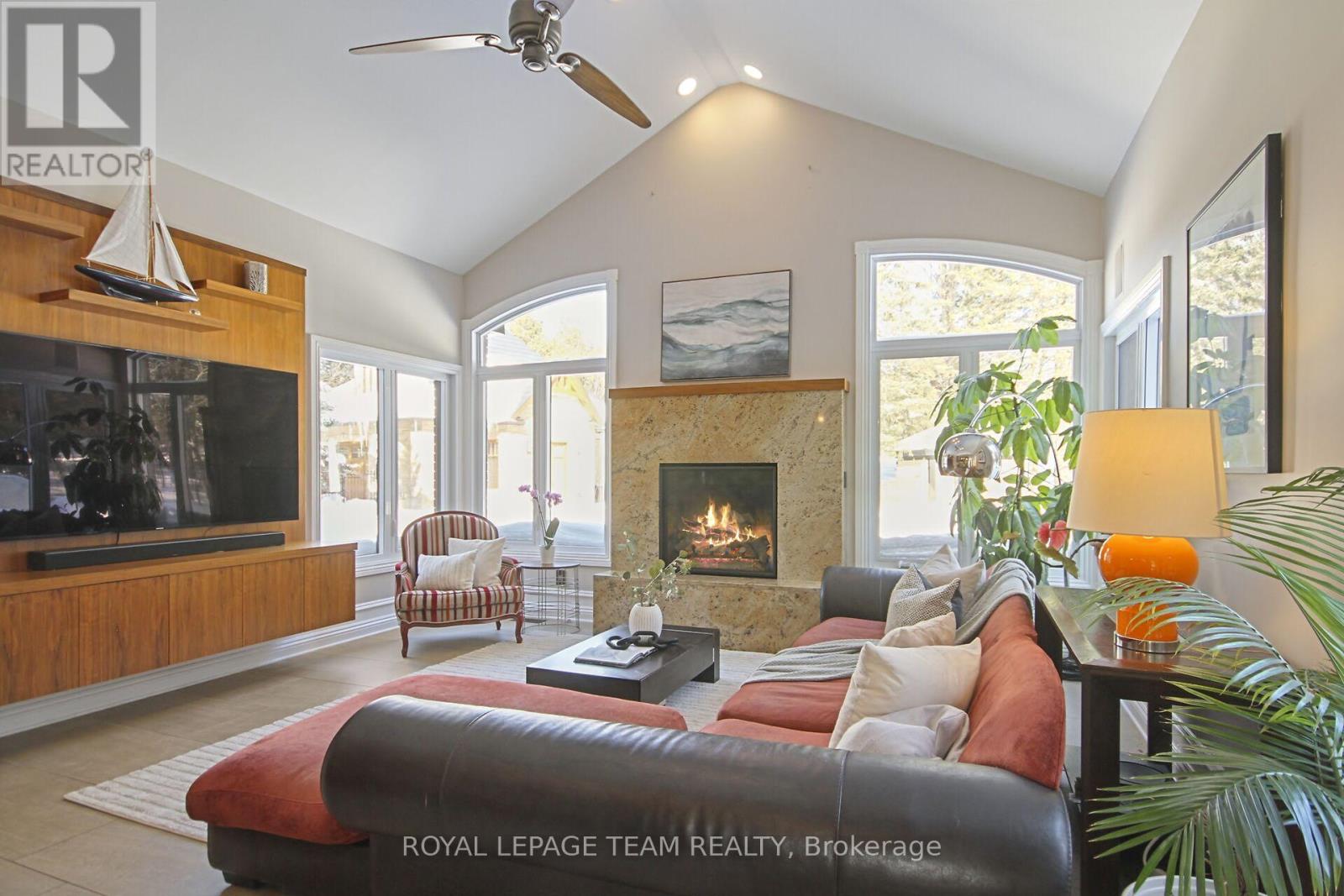 Photo 20 of 5849 Queenscourt Crescent, Ottawa ON
