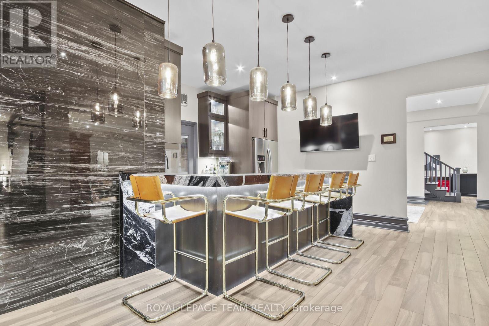 Photo 33 of 5849 Queenscourt Crescent, Ottawa ON