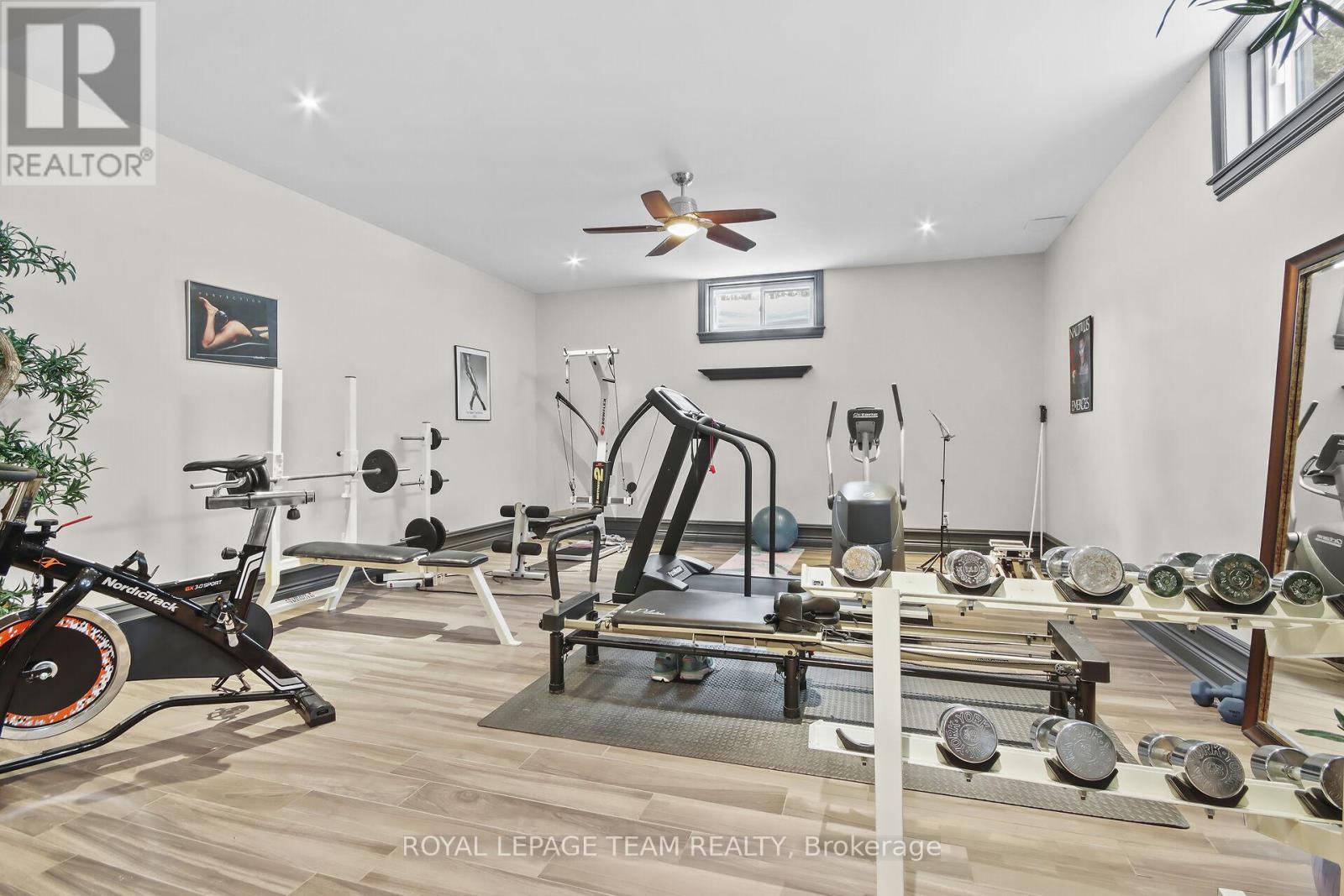 Photo 37 of 5849 Queenscourt Crescent, Ottawa ON