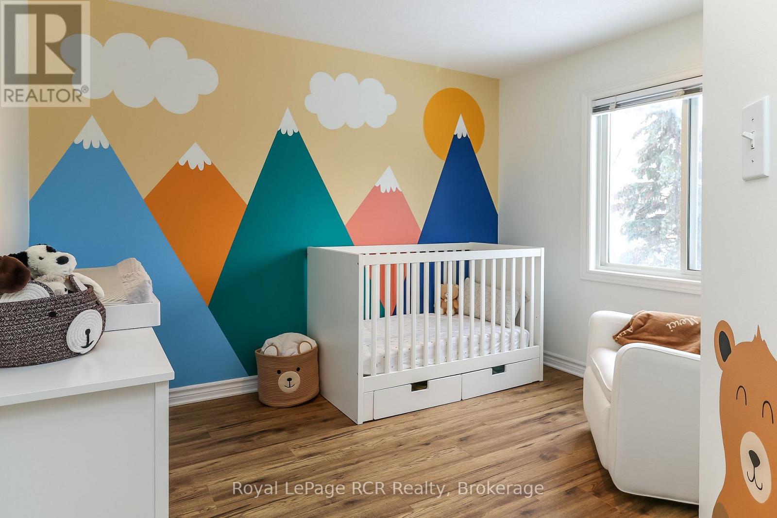 Photo 12 of 50 Highlands Crescent, Collingwood ON