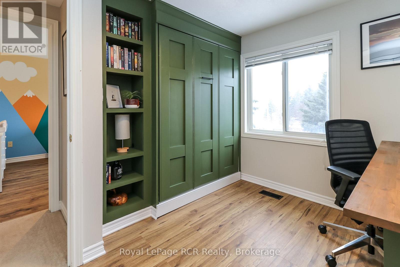 Photo 5 of 50 Highlands Crescent, Collingwood ON