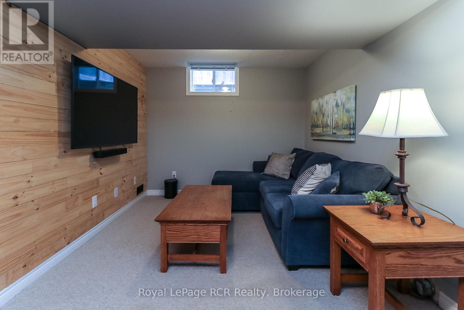 Photo 6 of 50 Highlands Crescent, Collingwood ON