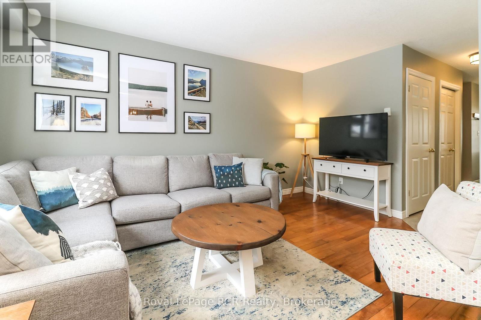 Photo 10 of 50 Highlands Crescent, Collingwood ON