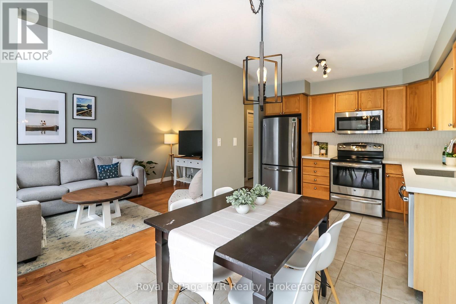Photo 25 of 50 Highlands Crescent, Collingwood ON