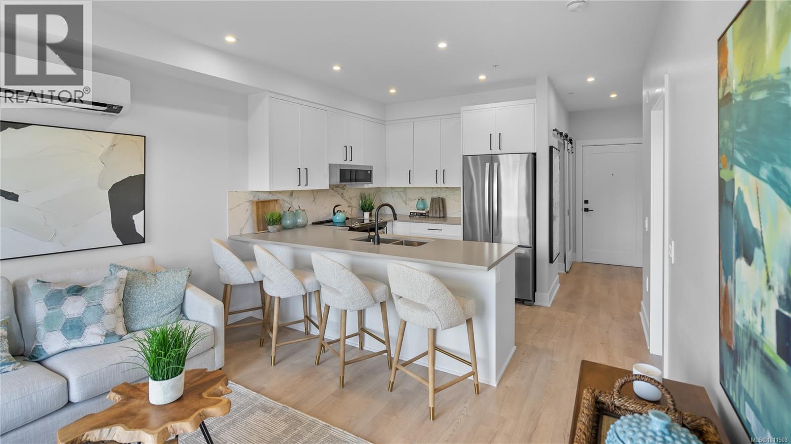 Photo 11 of 204 1371 Goldstream Ave, Langford BC