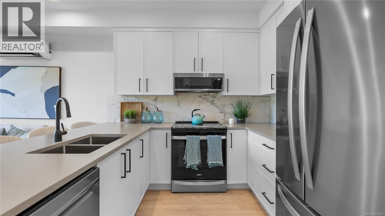 Photo 12 of 204 1371 Goldstream Ave, Langford BC