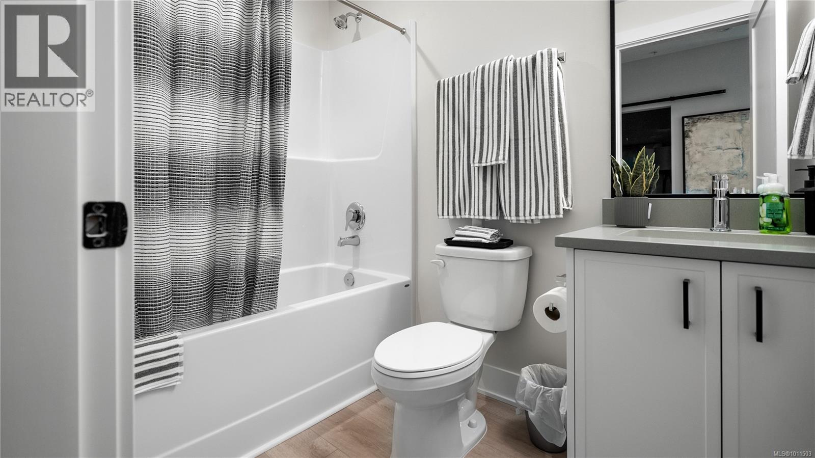 Photo 17 of 204 1371 Goldstream Ave, Langford BC