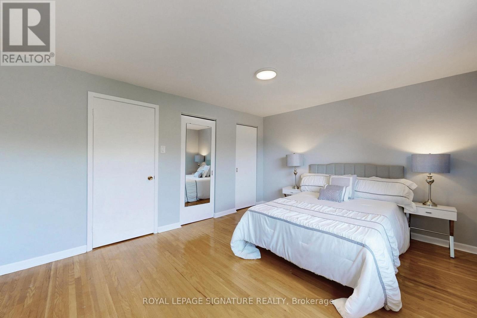 Photo 21 of 61 Centre Street S, Brampton ON