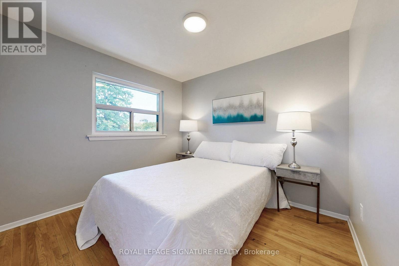 Photo 22 of 61 Centre Street S, Brampton ON