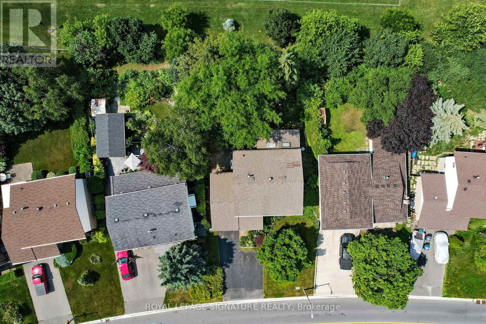 Photo 38 of 61 Centre Street S, Brampton ON