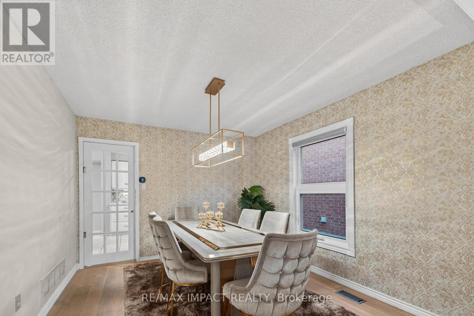 Photo 15 of 4086 Rossland Crescent, Mississauga ON