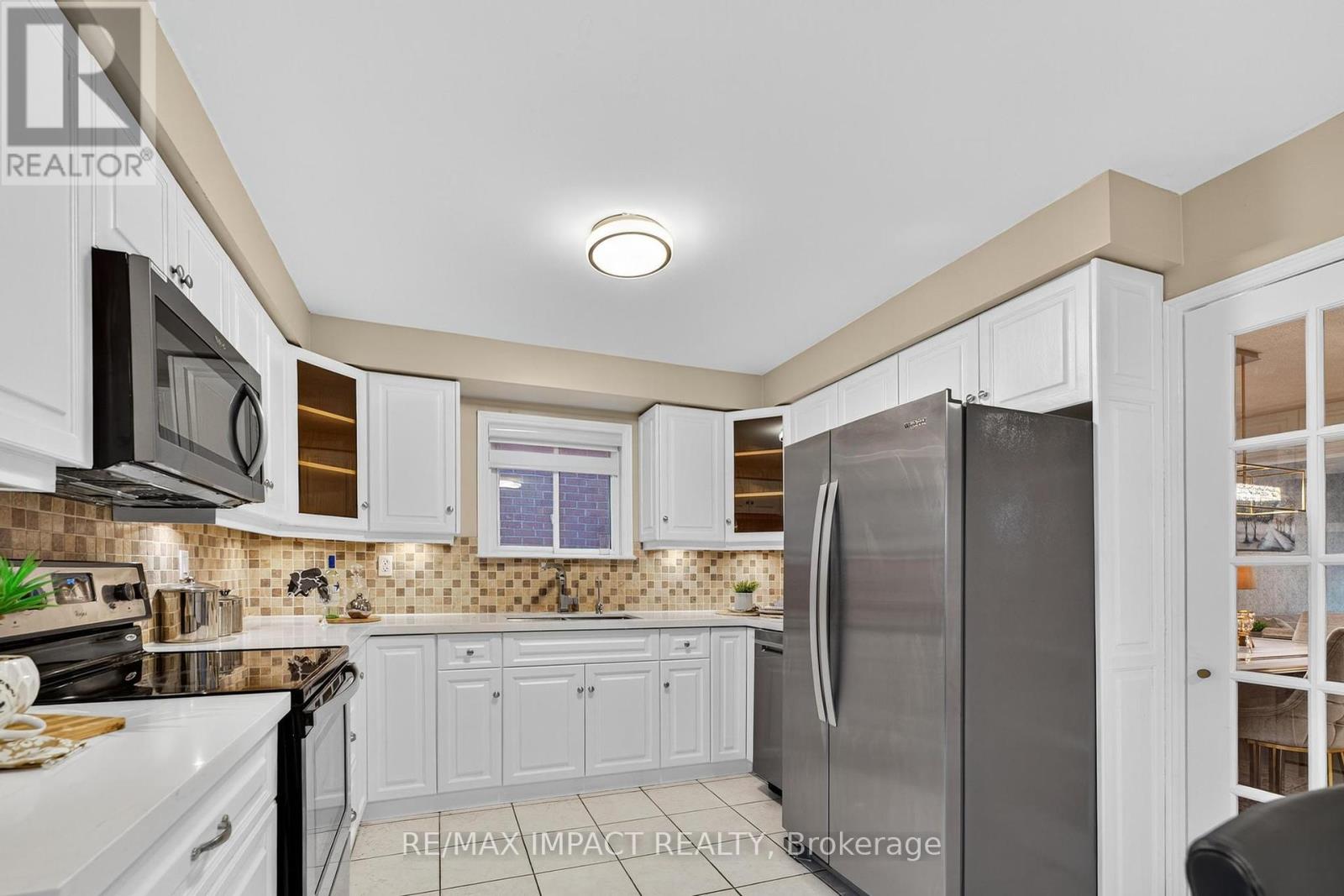 Photo 17 of 4086 Rossland Crescent, Mississauga ON