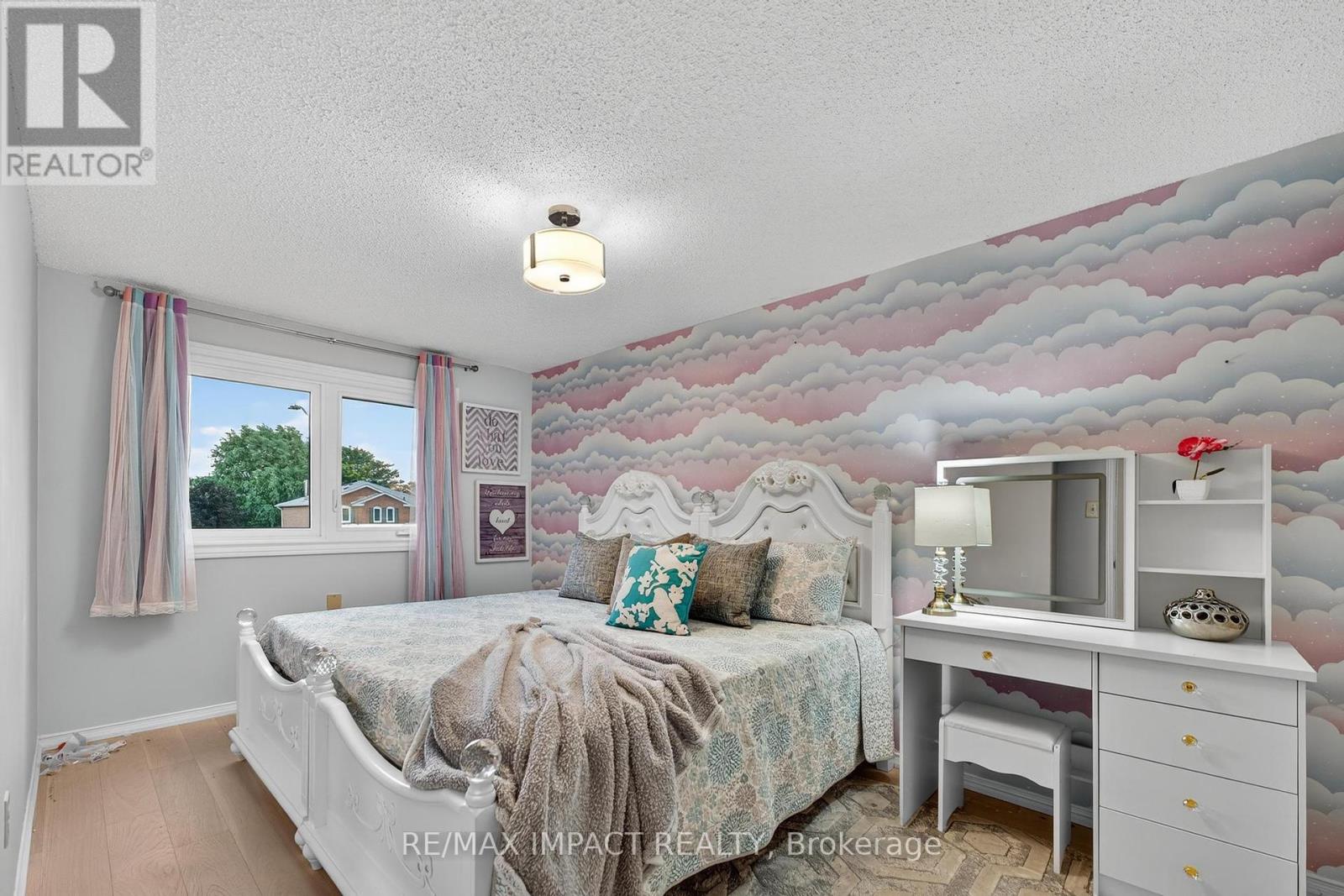 Photo 24 of 4086 Rossland Crescent, Mississauga ON