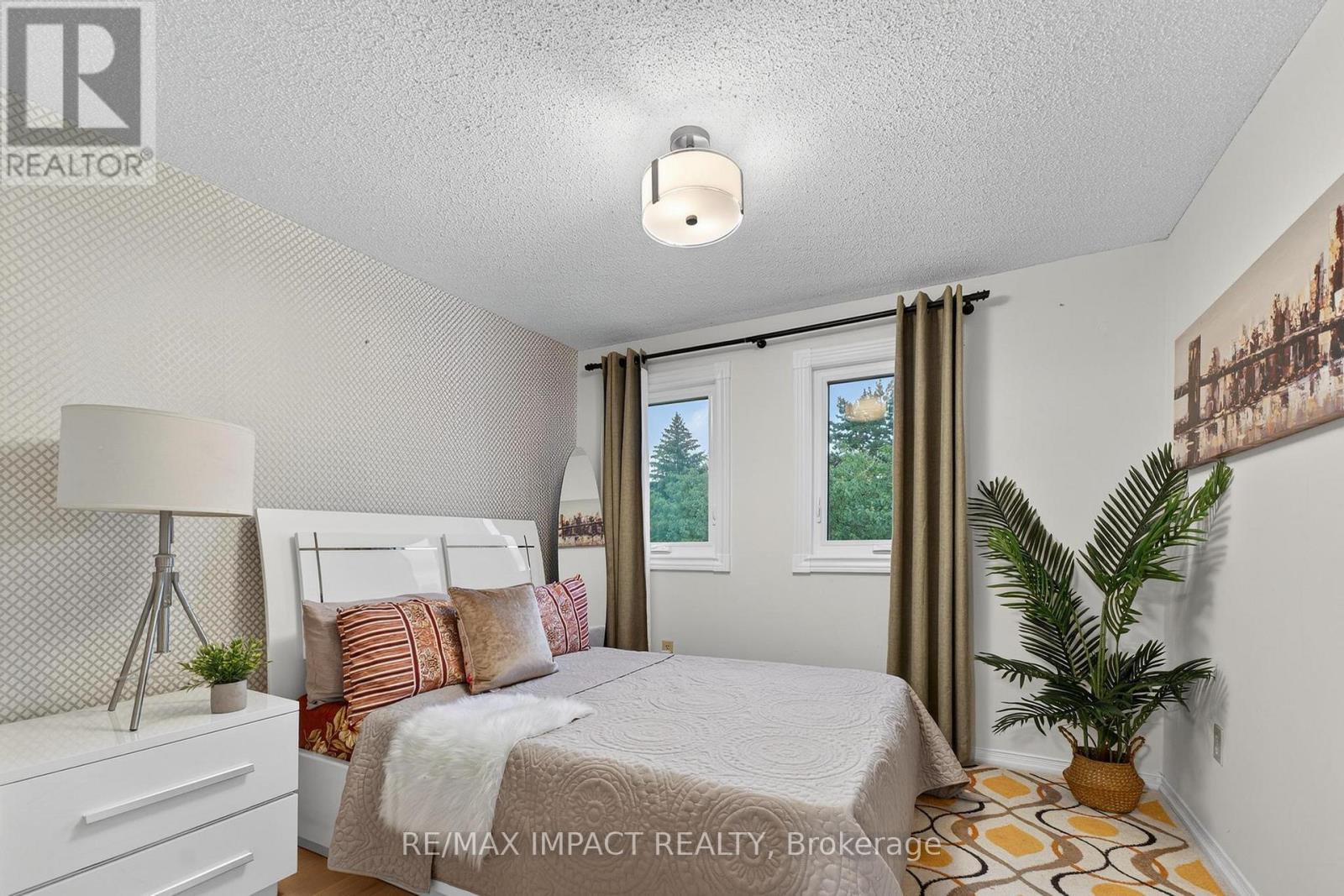Photo 25 of 4086 Rossland Crescent, Mississauga ON