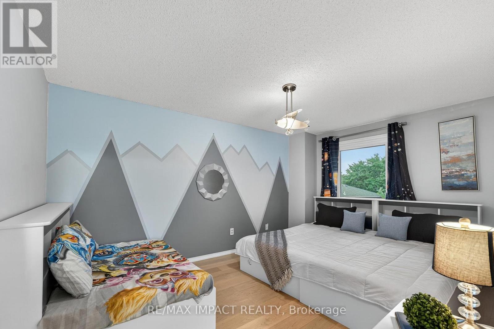 Photo 27 of 4086 Rossland Crescent, Mississauga ON