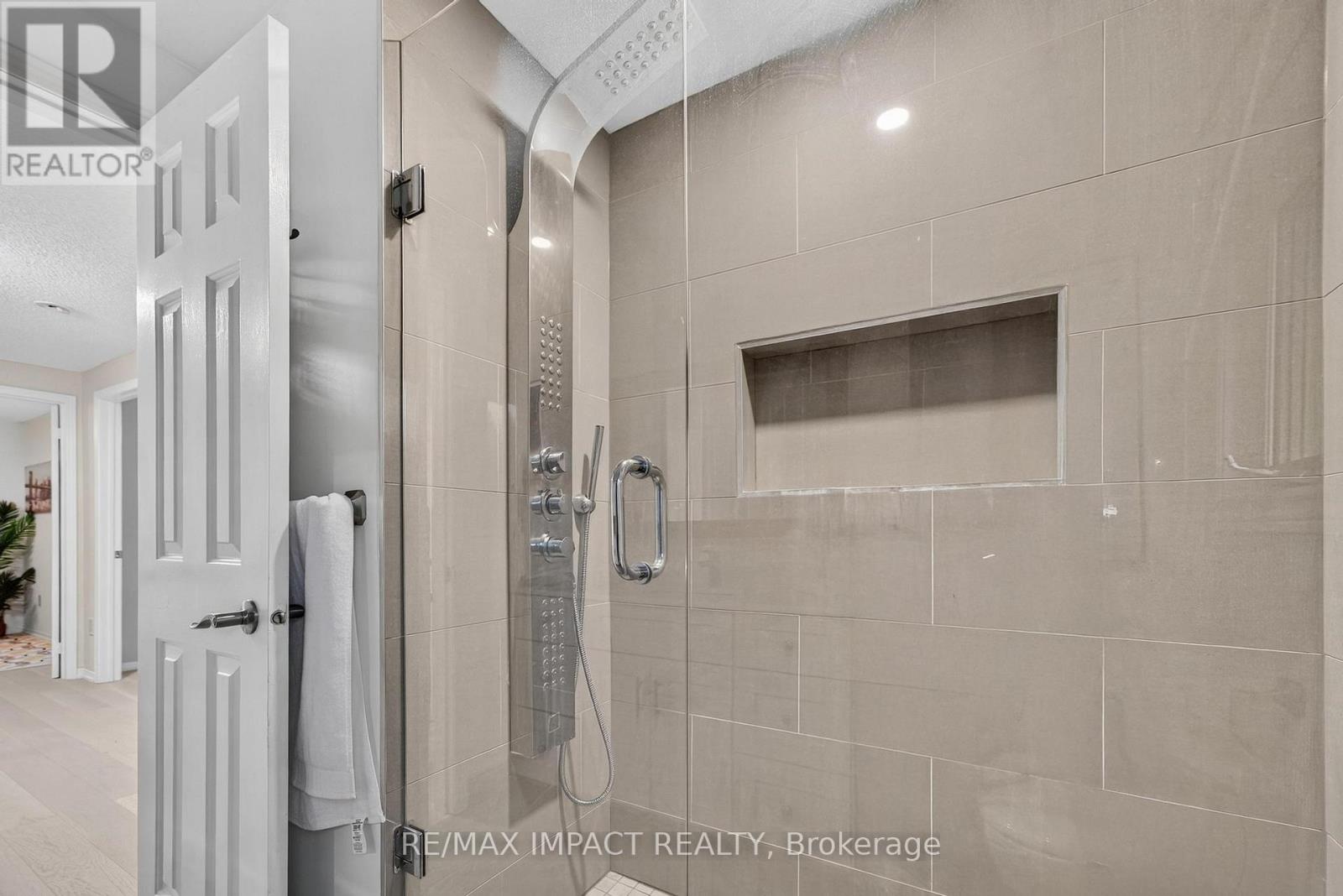 Photo 29 of 4086 Rossland Crescent, Mississauga ON