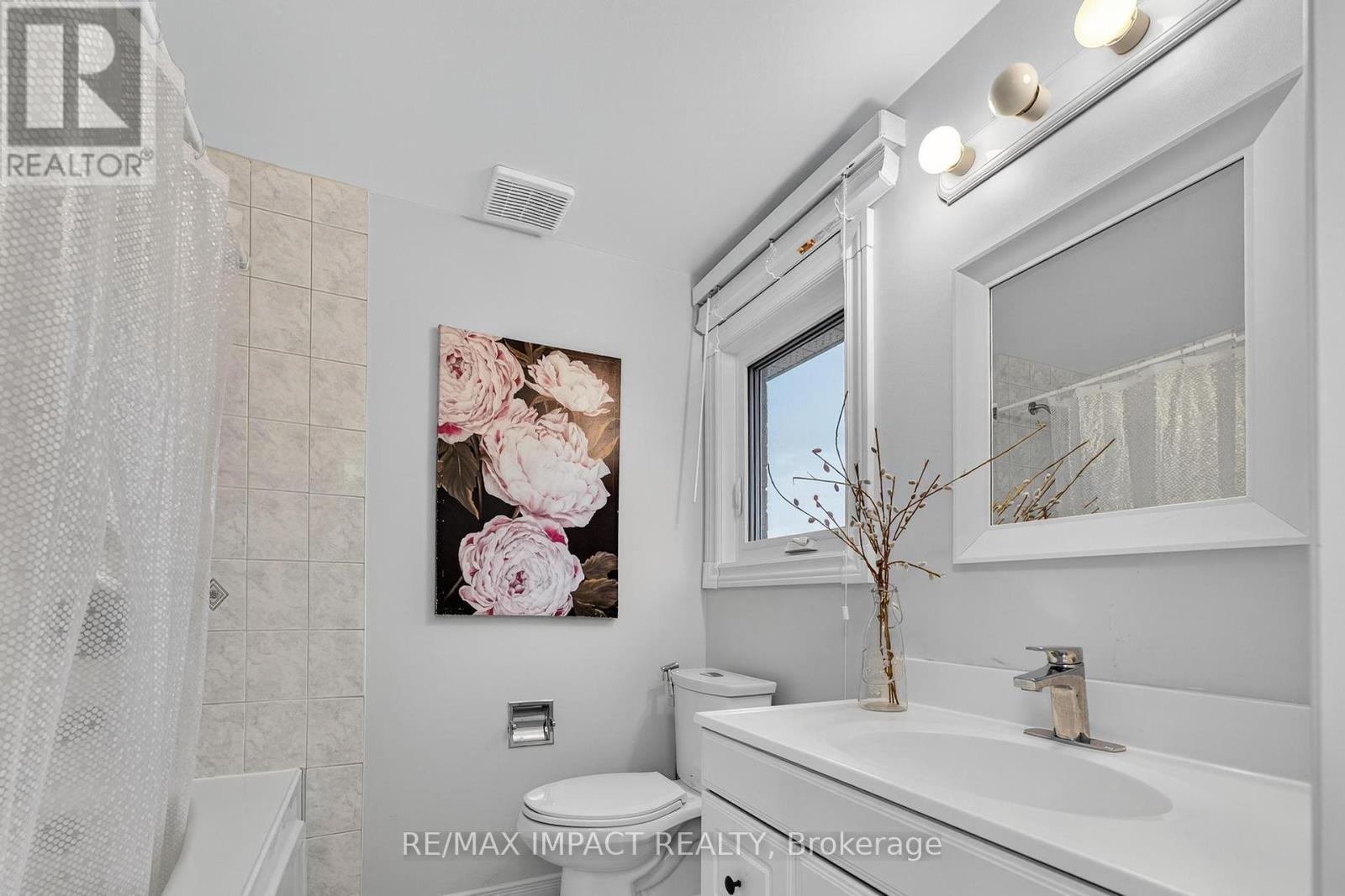 Photo 31 of 4086 Rossland Crescent, Mississauga ON