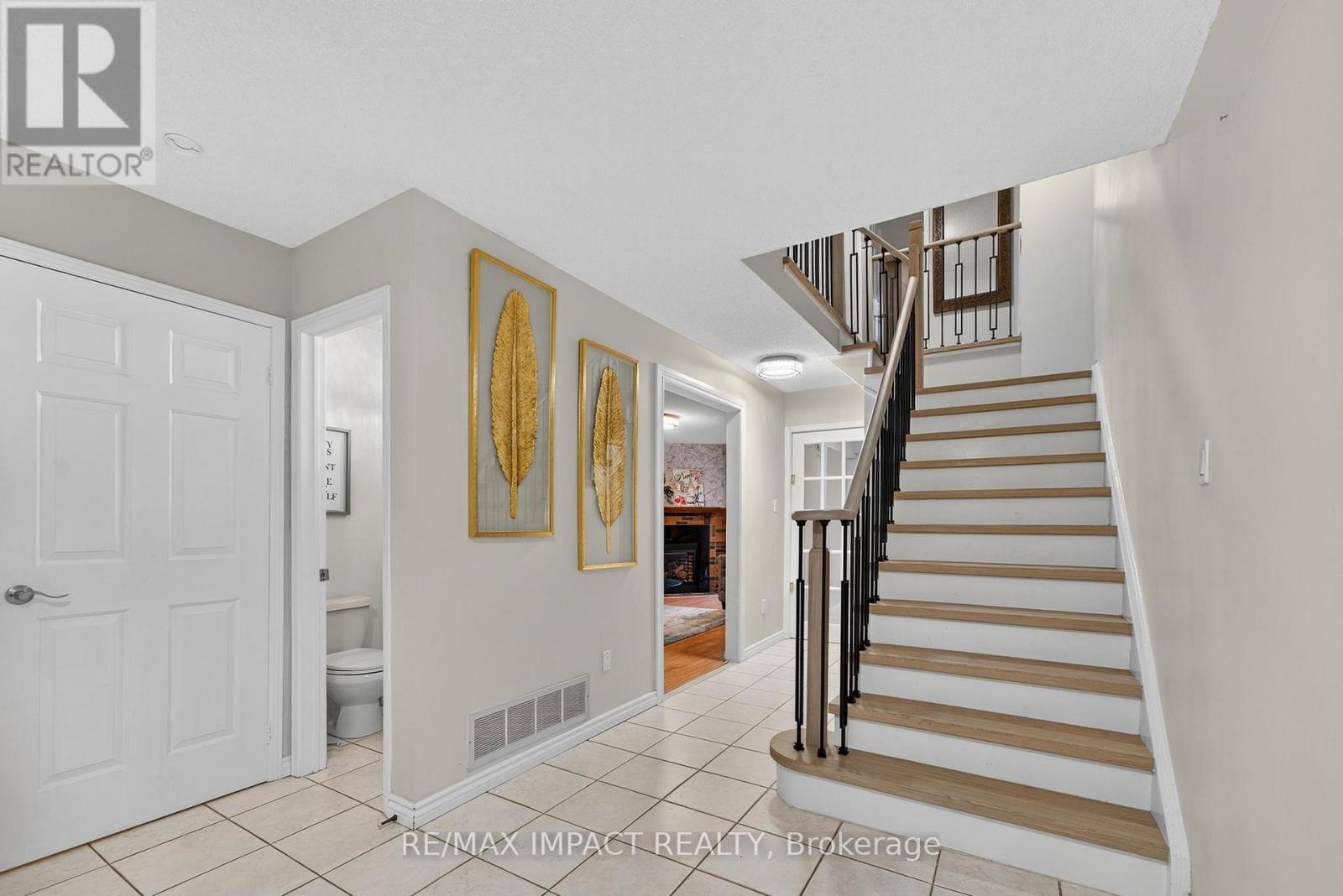 Photo 8 of 4086 Rossland Crescent, Mississauga ON