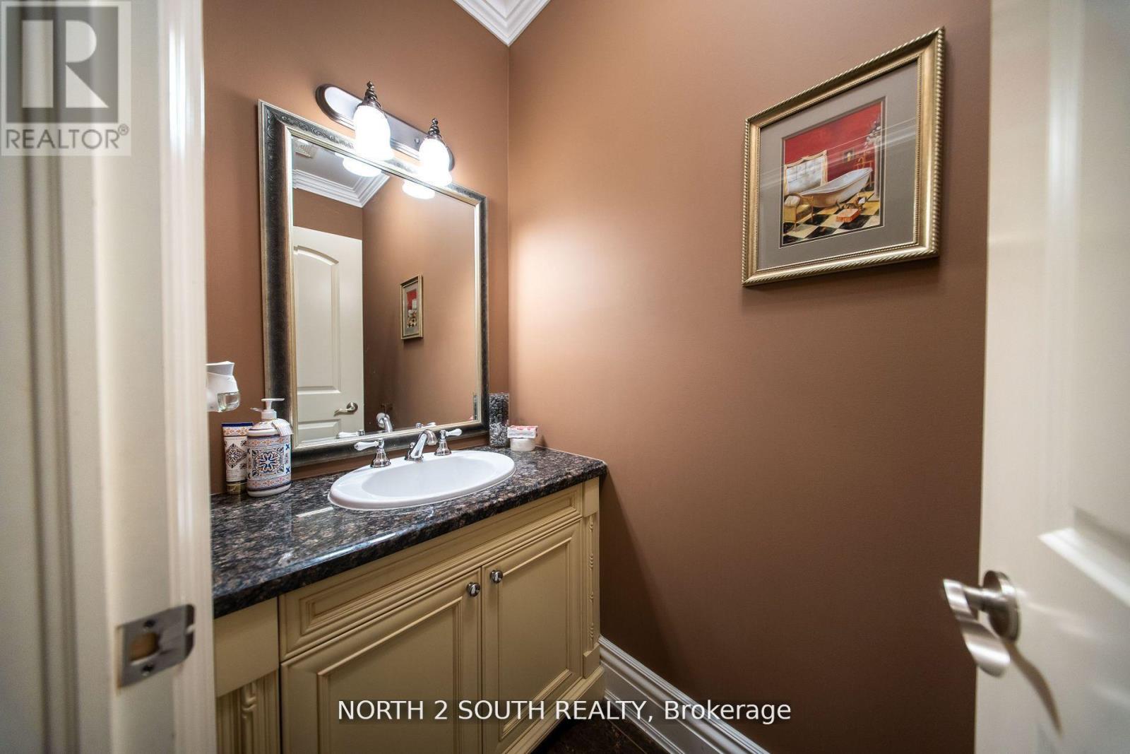 Photo 16 of 339 Burnhamthorpe Road, Toronto ON