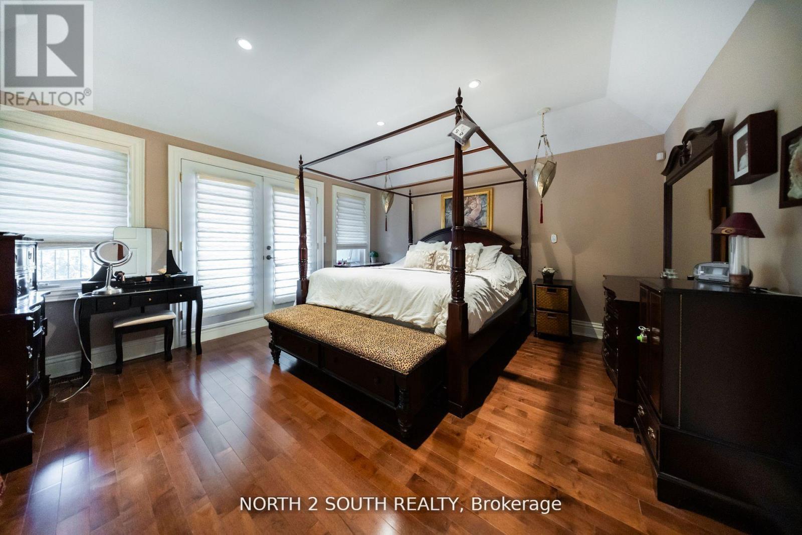 Photo 19 of 339 Burnhamthorpe Road, Toronto ON