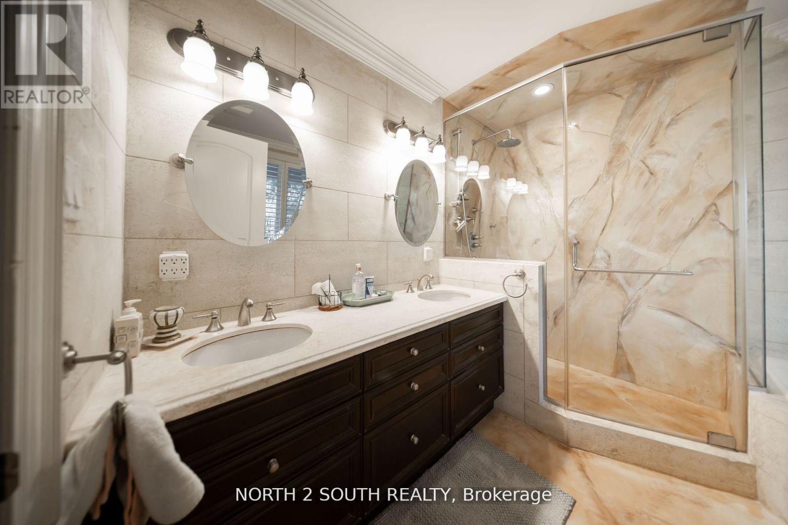 Photo 20 of 339 Burnhamthorpe Road, Toronto ON