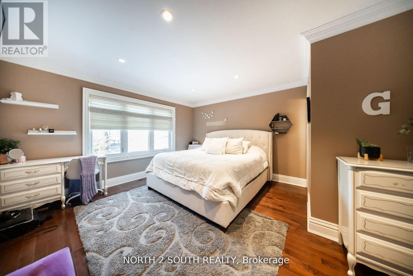 Photo 29 of 339 Burnhamthorpe Road, Toronto ON