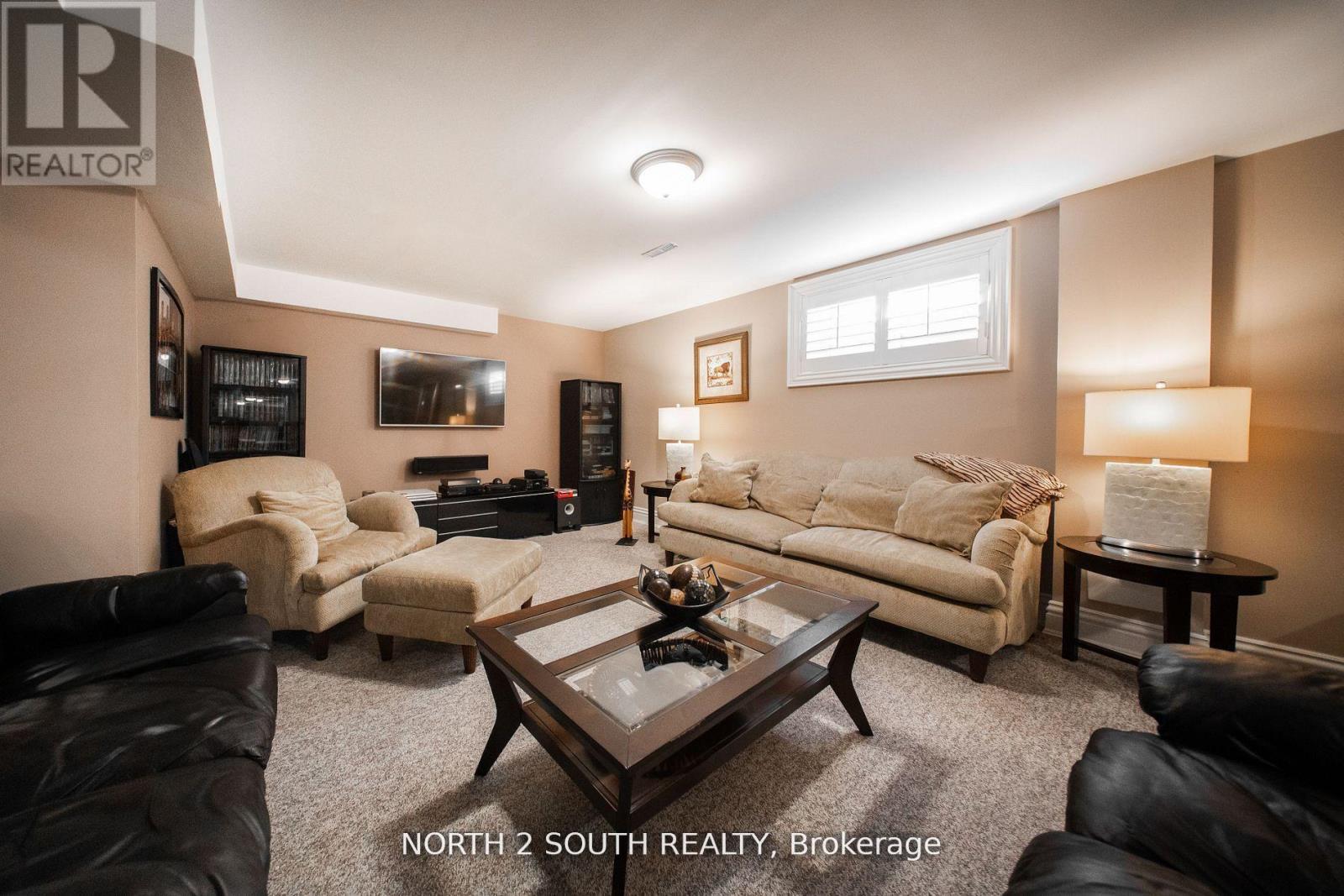 Photo 32 of 339 Burnhamthorpe Road, Toronto ON