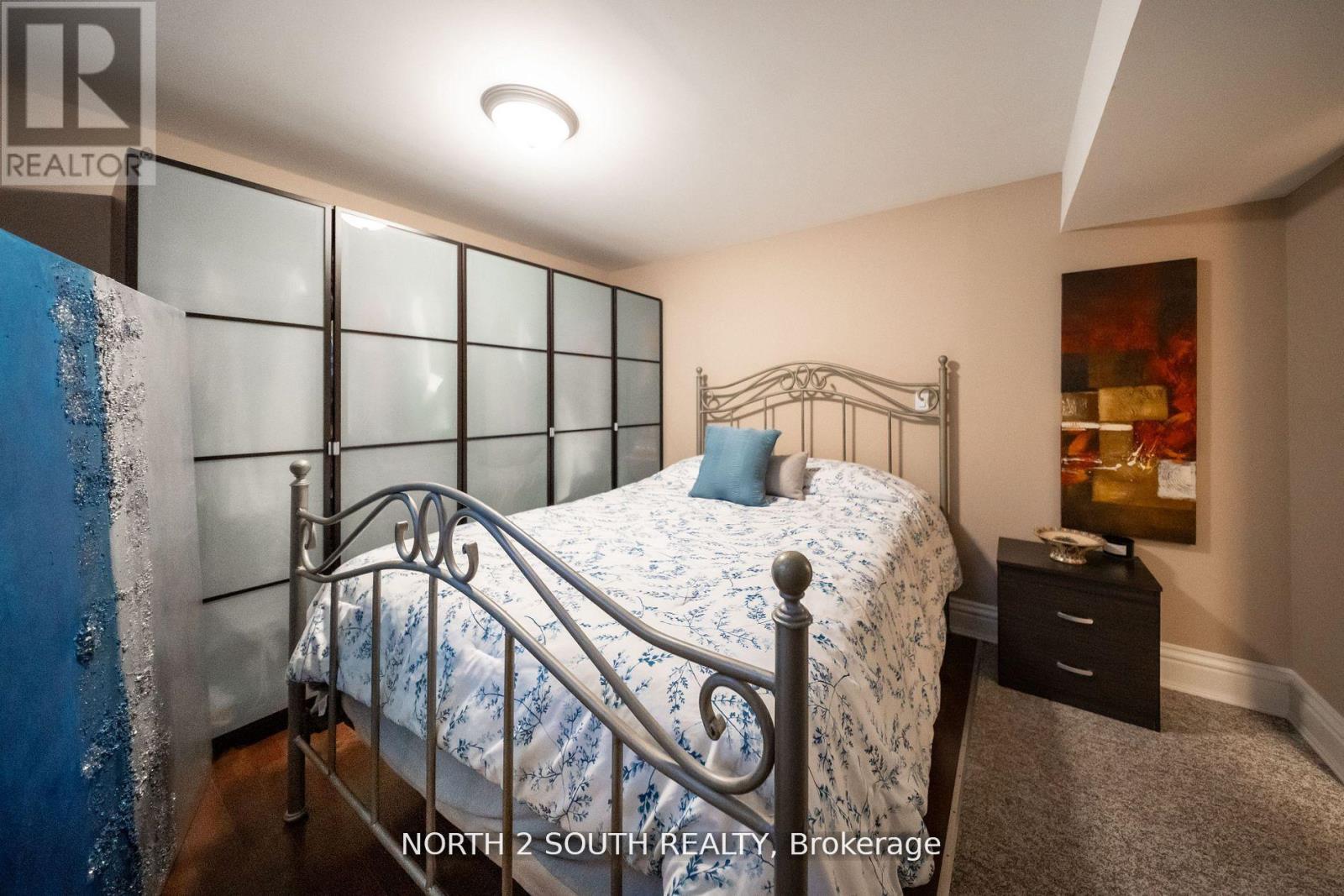 Photo 34 of 339 Burnhamthorpe Road, Toronto ON