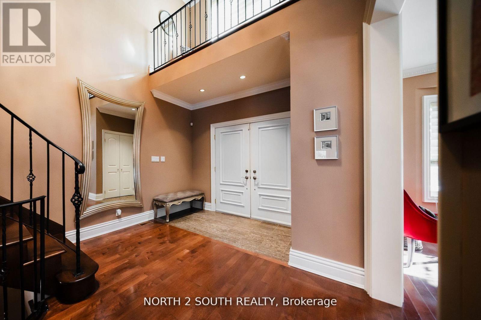Photo 4 of 339 Burnhamthorpe Road, Toronto ON