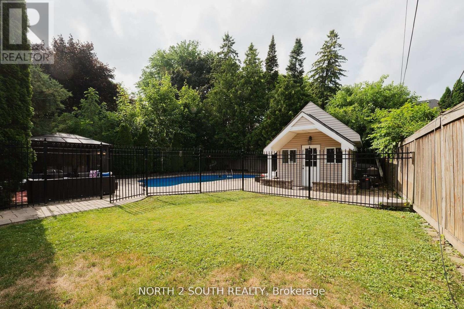 Photo 46 of 339 Burnhamthorpe Road, Toronto ON