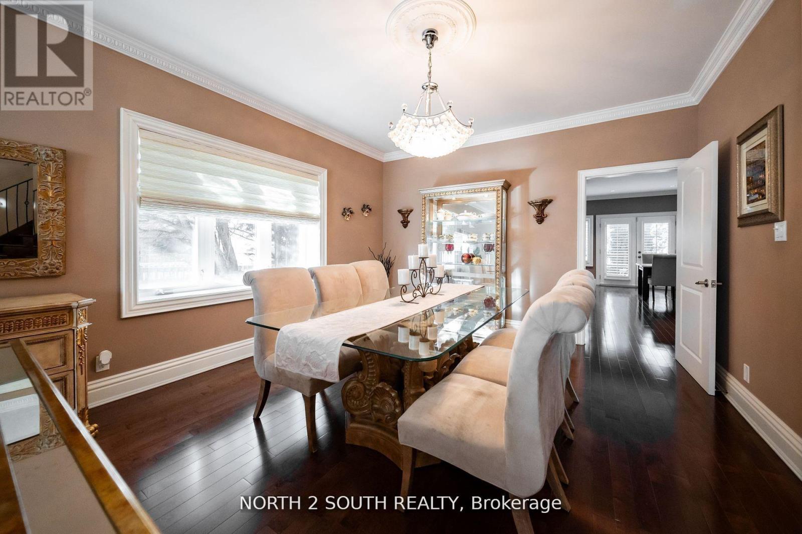 Photo 9 of 339 Burnhamthorpe Road, Toronto ON