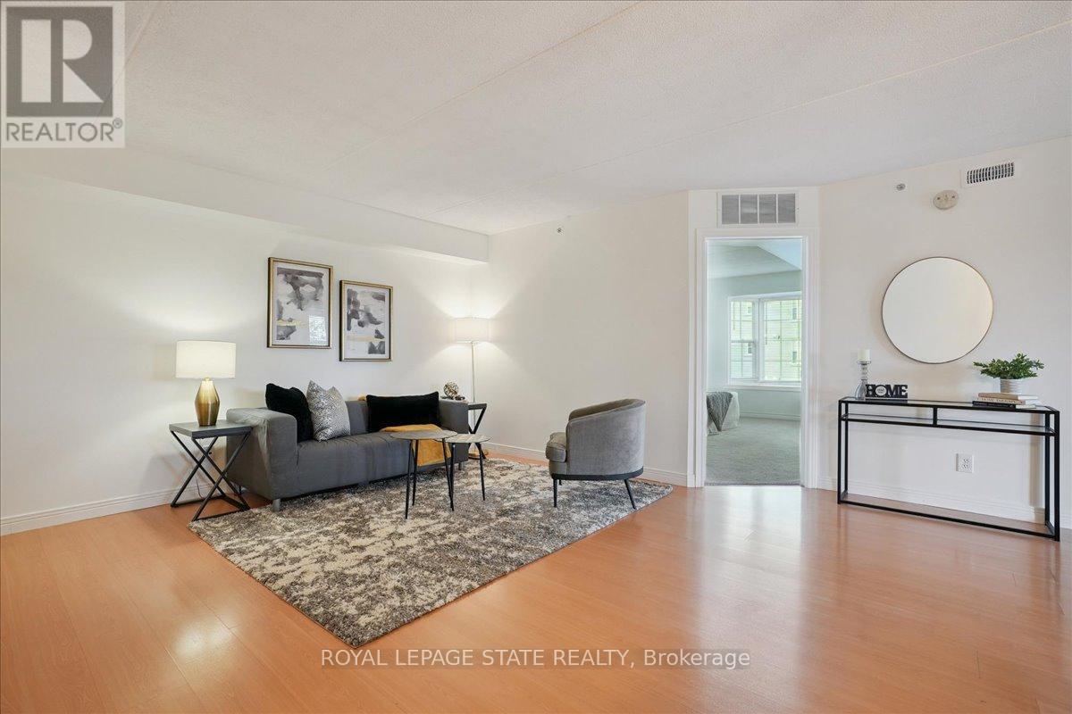 Photo 10 of 301 1411 Walkers Line, Burlington ON