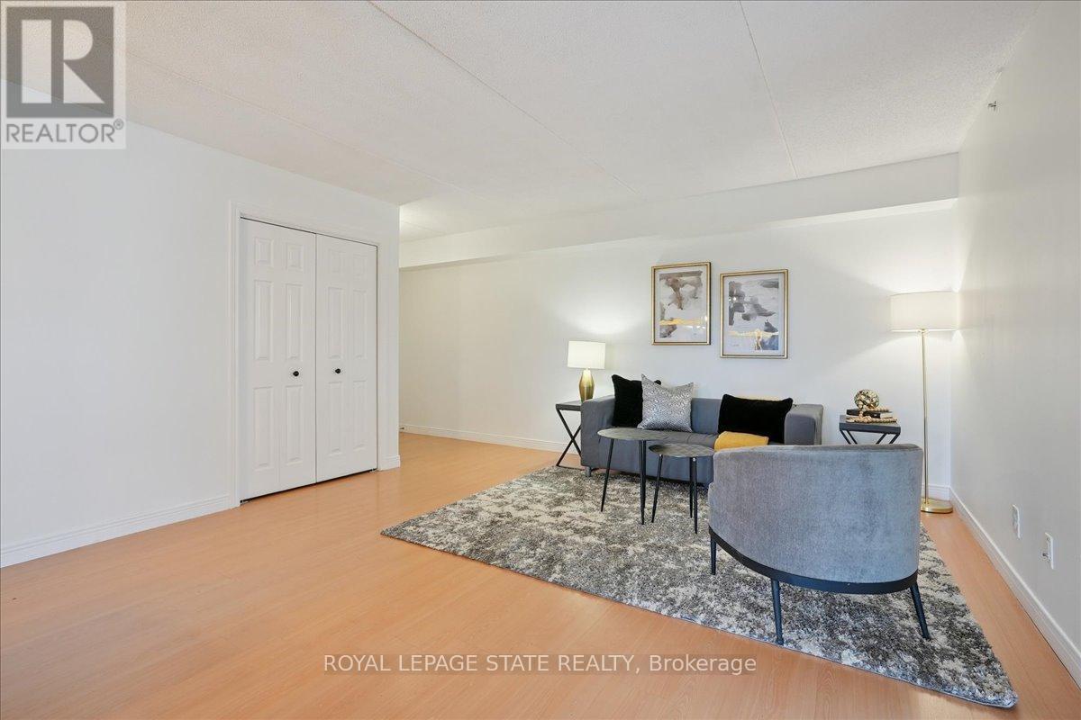Photo 14 of 301 1411 Walkers Line, Burlington ON