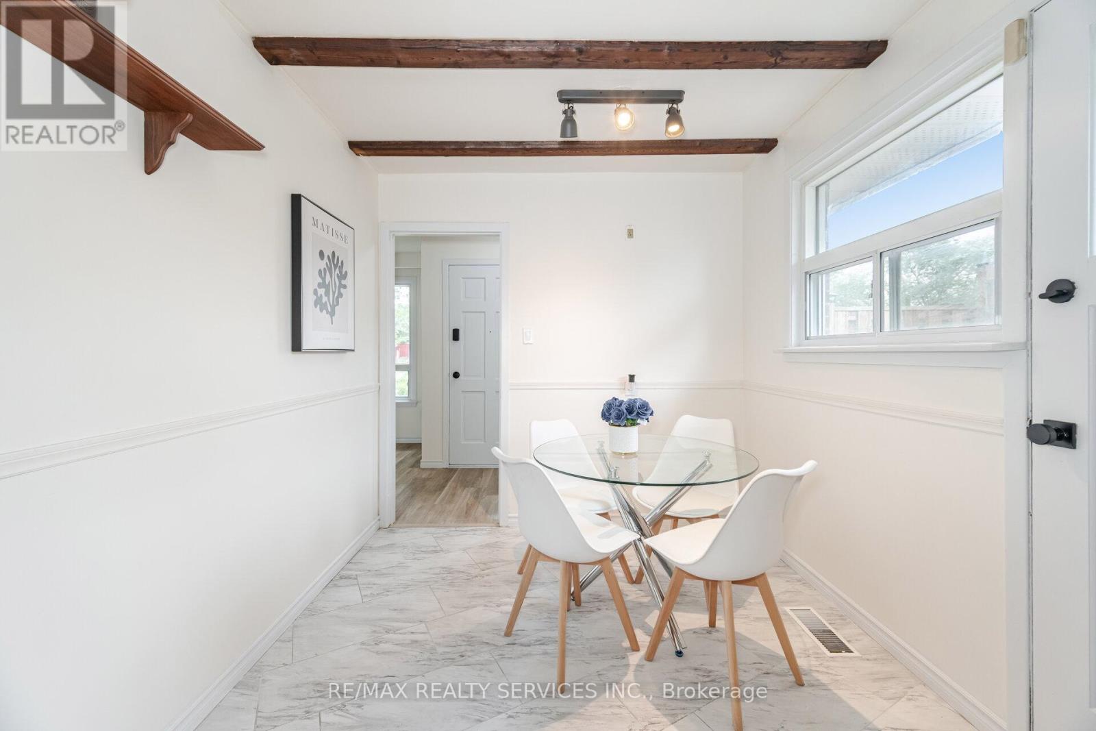 Photo 18 of 7386 Netherwood Road, Mississauga ON