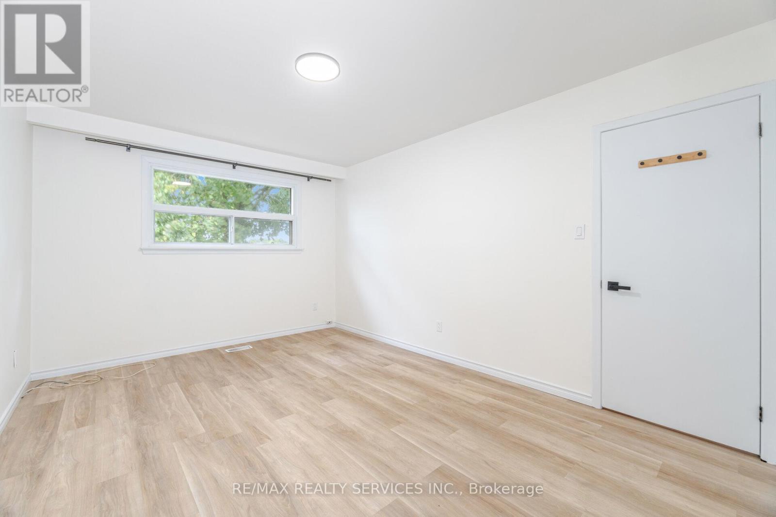 Photo 23 of 7386 Netherwood Road, Mississauga ON