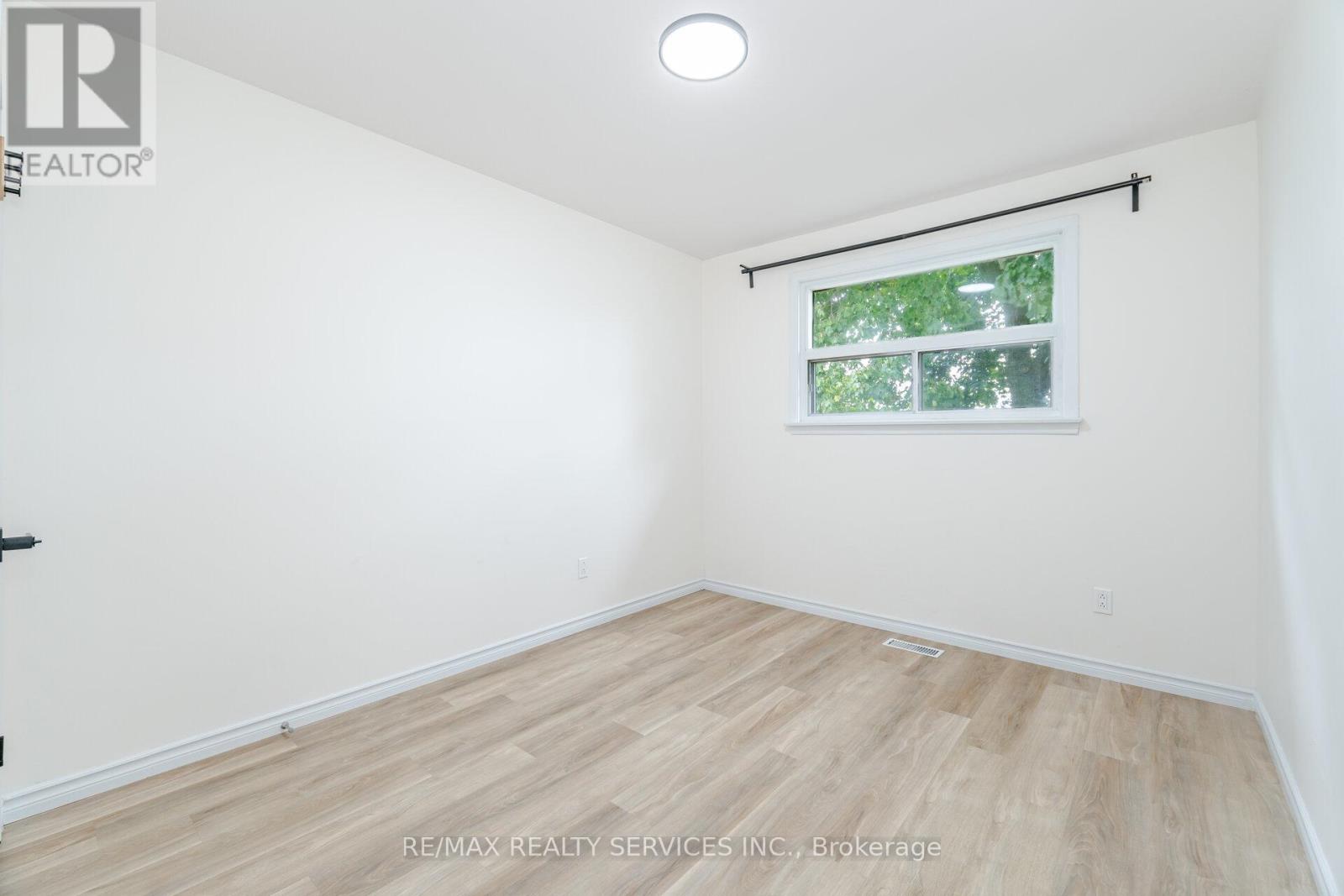 Photo 26 of 7386 Netherwood Road, Mississauga ON
